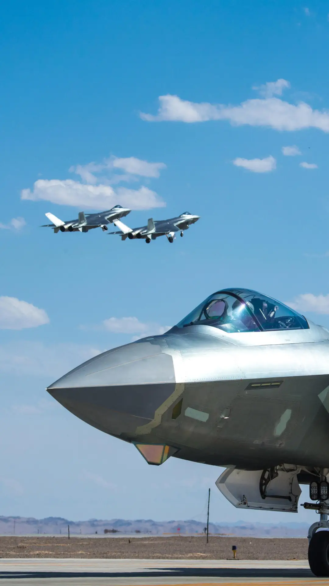 人民空军成立72周年