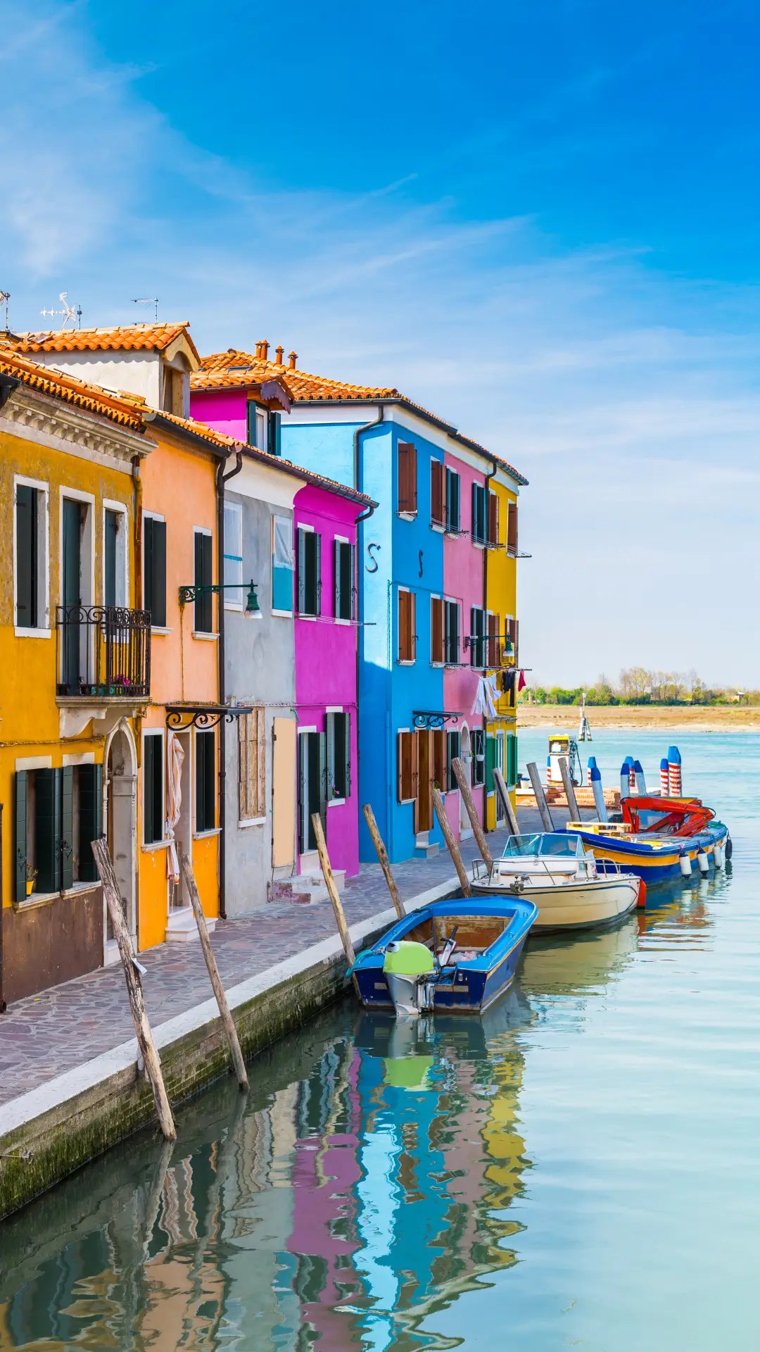 彩色岛布拉诺岛