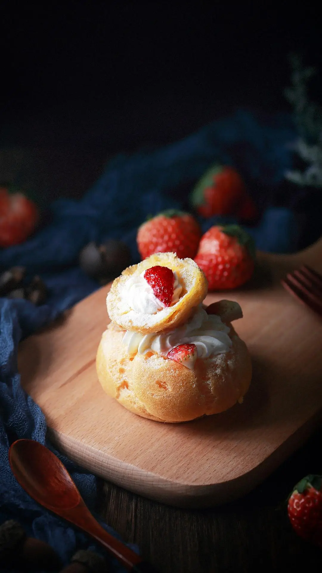 有颜有料的草莓泡芙