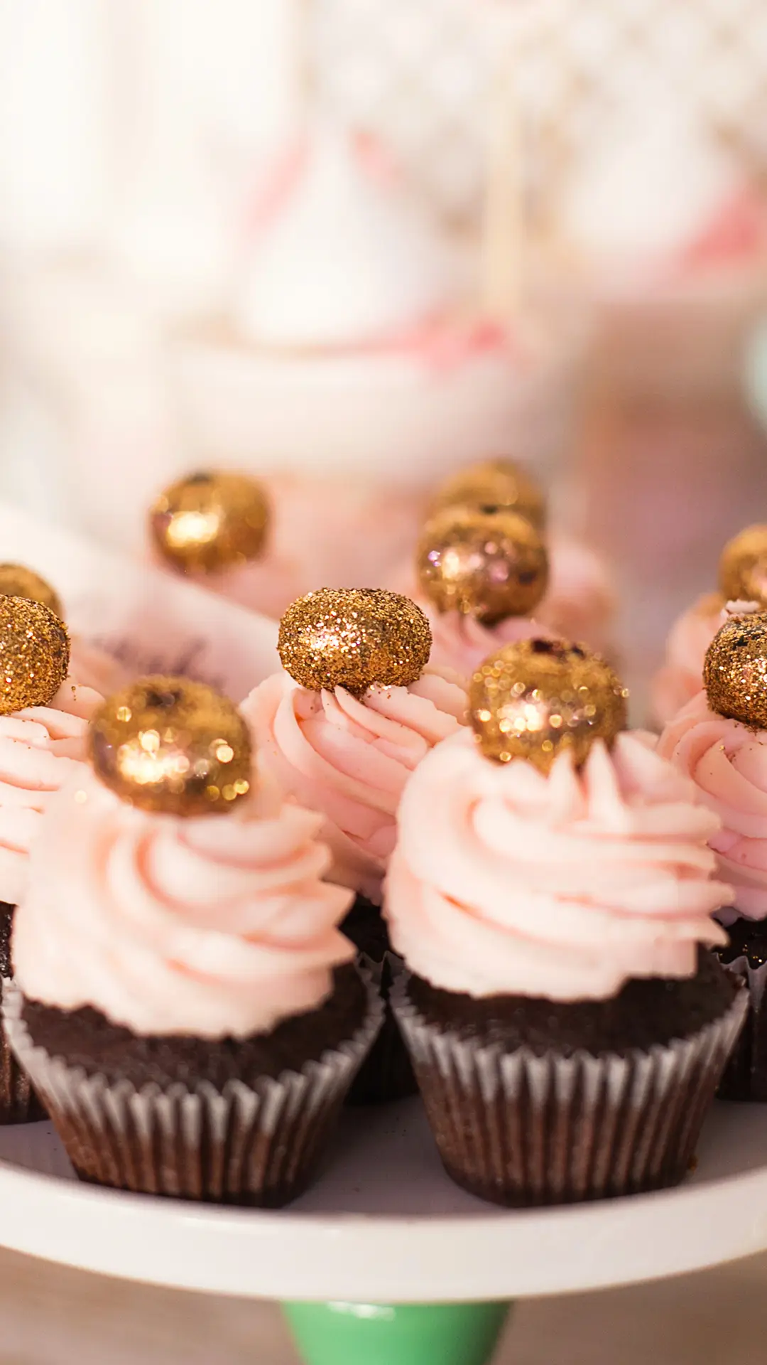 梦幻粉金婚礼蛋糕